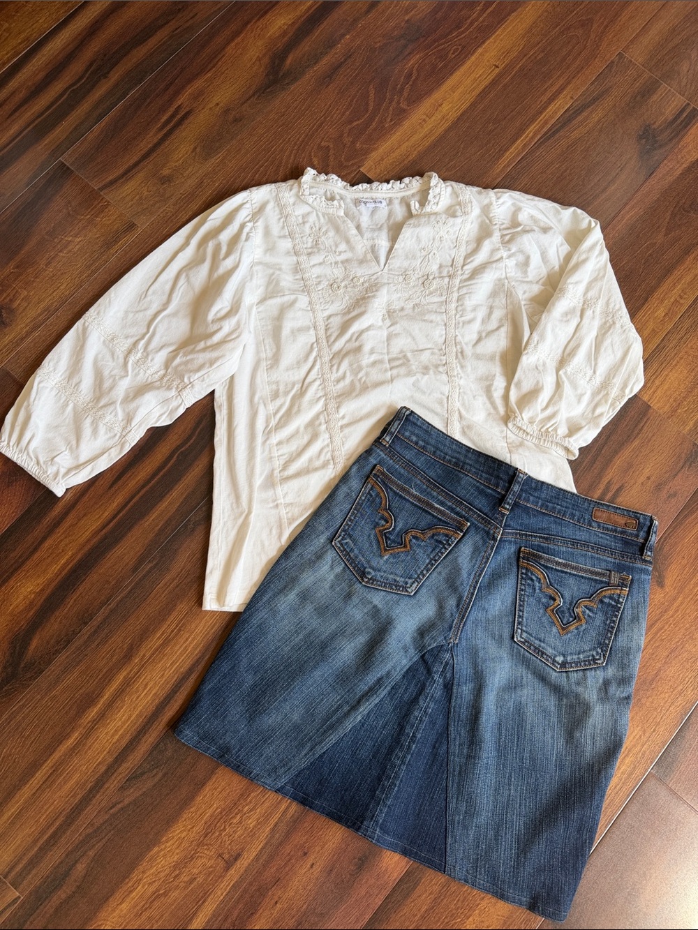 Western Buffalo David Bitton Denim Skirt and Cream Blouse Coco y Club 27/S